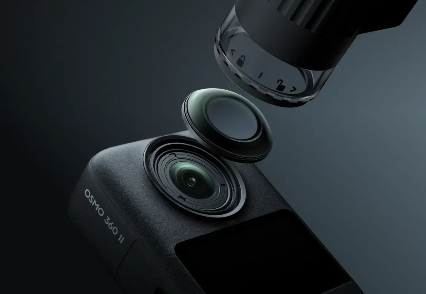 DJI 官方可更換外層鏡片示意，鏡片從 Osmo 360 II 機身拆下