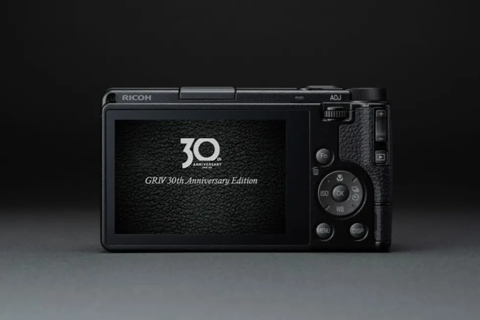 Ricoh GR IV 30 週年版關機標誌畫面