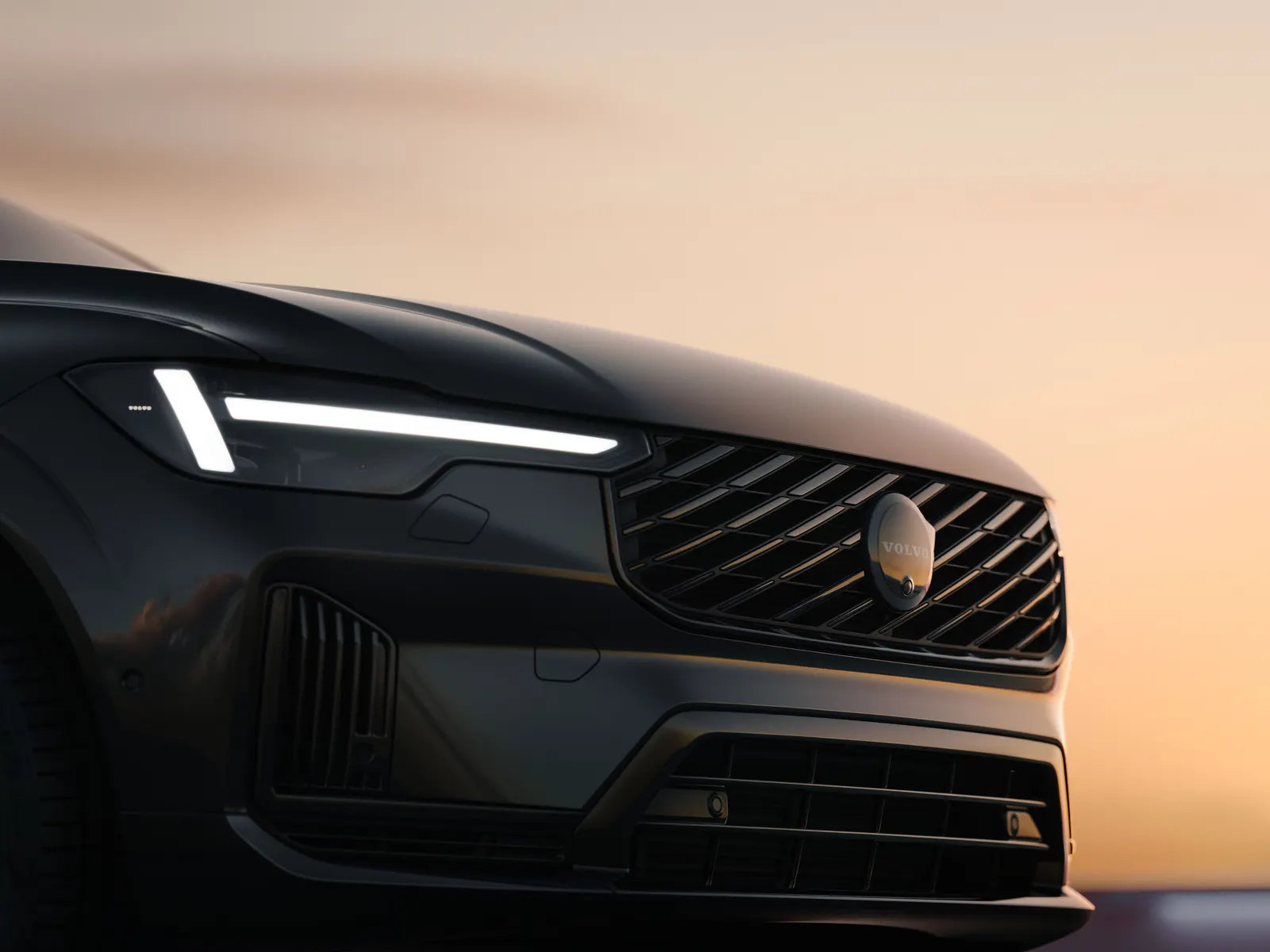 Volvo XC60 Black Edition 雷神之鎚頭燈特寫